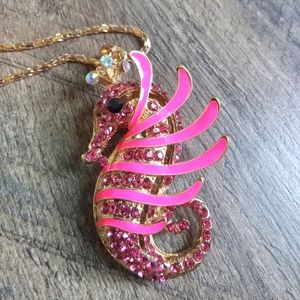 NEW BETSEY JOHNSON PINK CRYSTAL & ENAMEL CROWNED SEAHORSE GLAM PENDANT NECKLACE